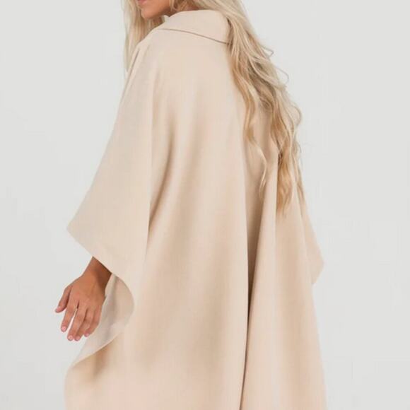 Aleeza Paris Buttoned Cape Size Small - Picture 2 of 3